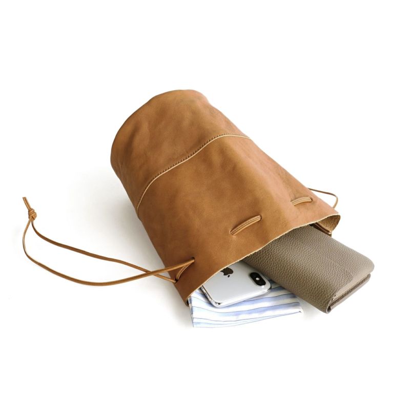 VEGETABLE HORSE LEATHER DRAW STRINGS POUCH M ドローストリングポーチM | evergreen works  online store