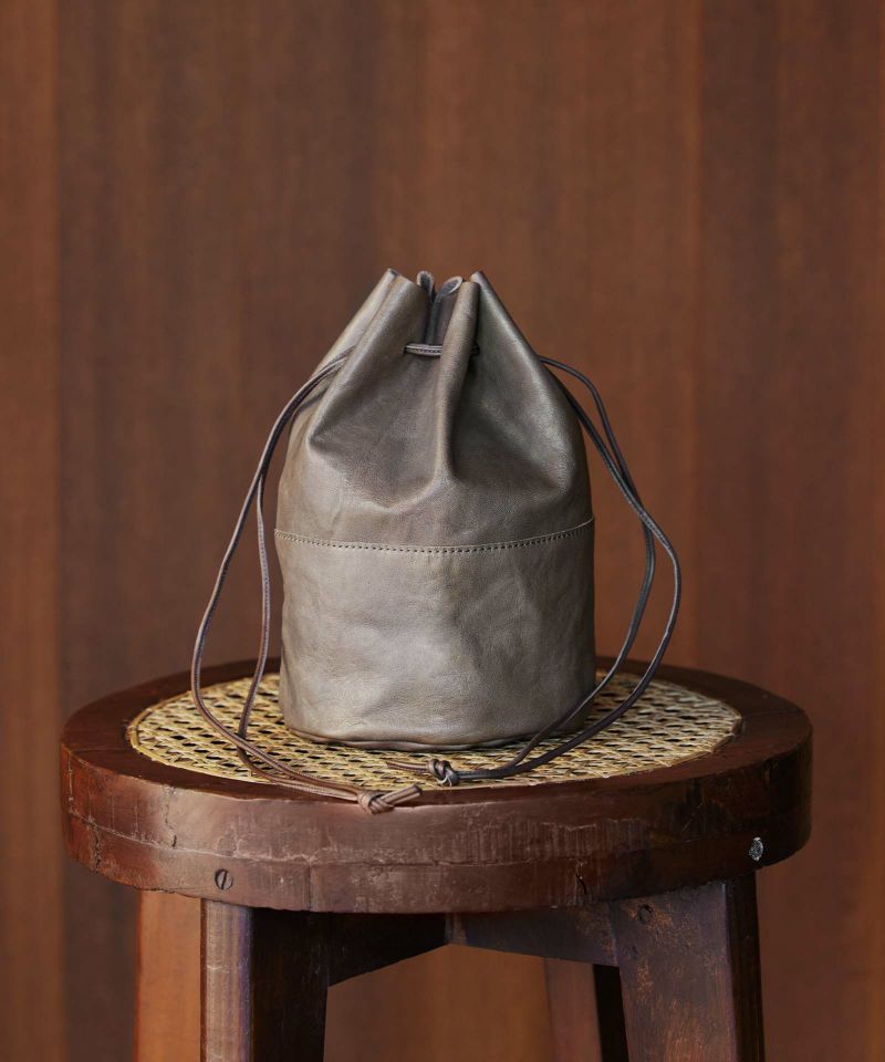 VEGETABLE HORSE LEATHER DRAW STRINGS POUCH M ドローストリングポーチM | evergreen works  online store