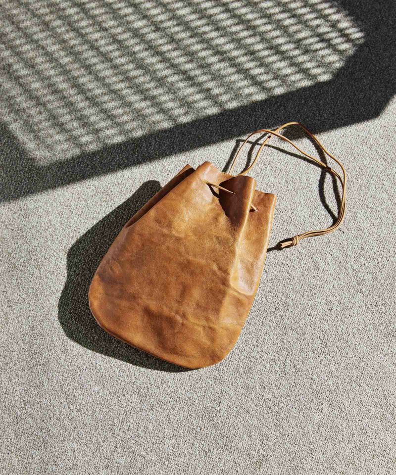 VEGETABLE HORSE LEATHER DROP SHAPE POUCH M ドロップシェイプポーチM