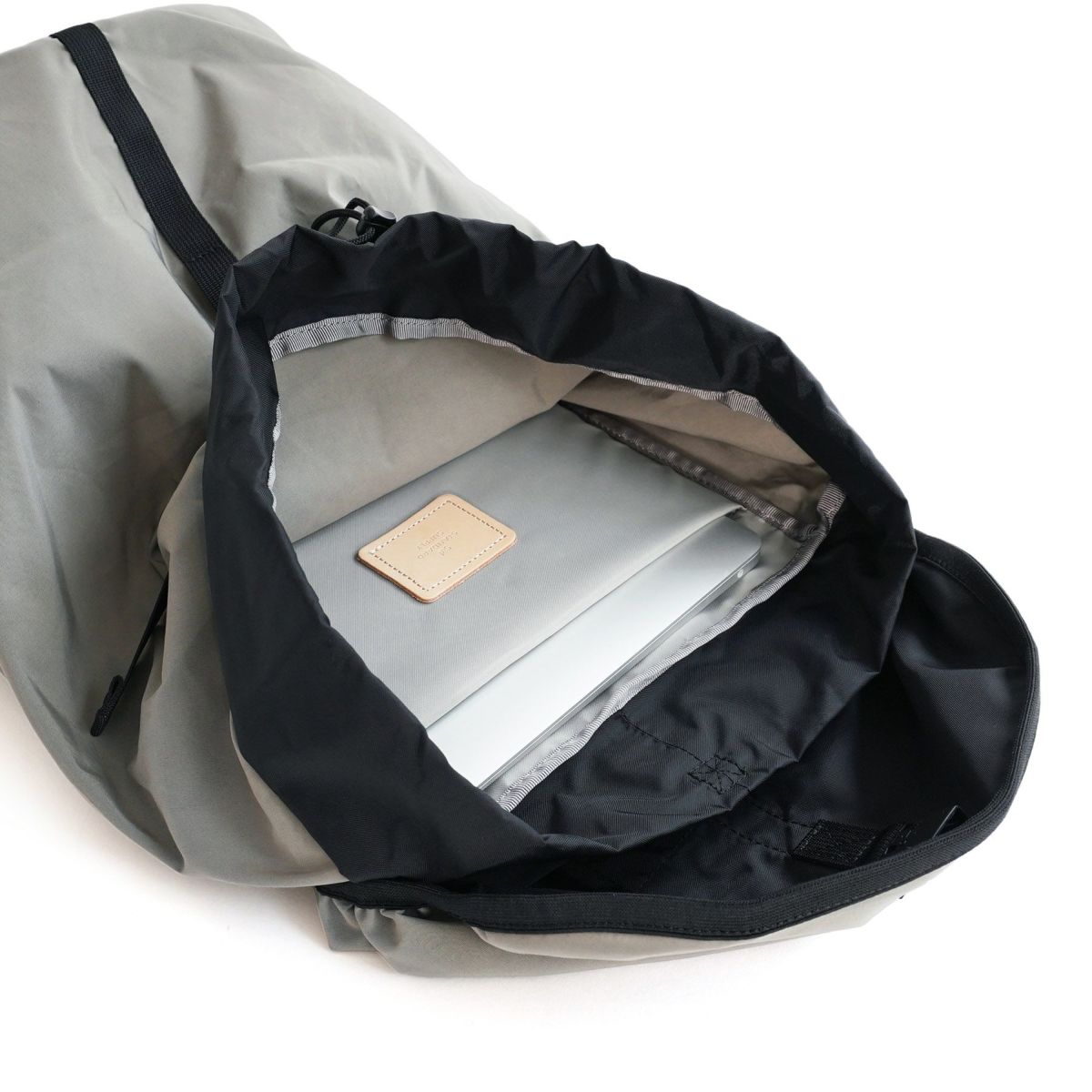 ※現在こちらのカラーは展開しておりません。