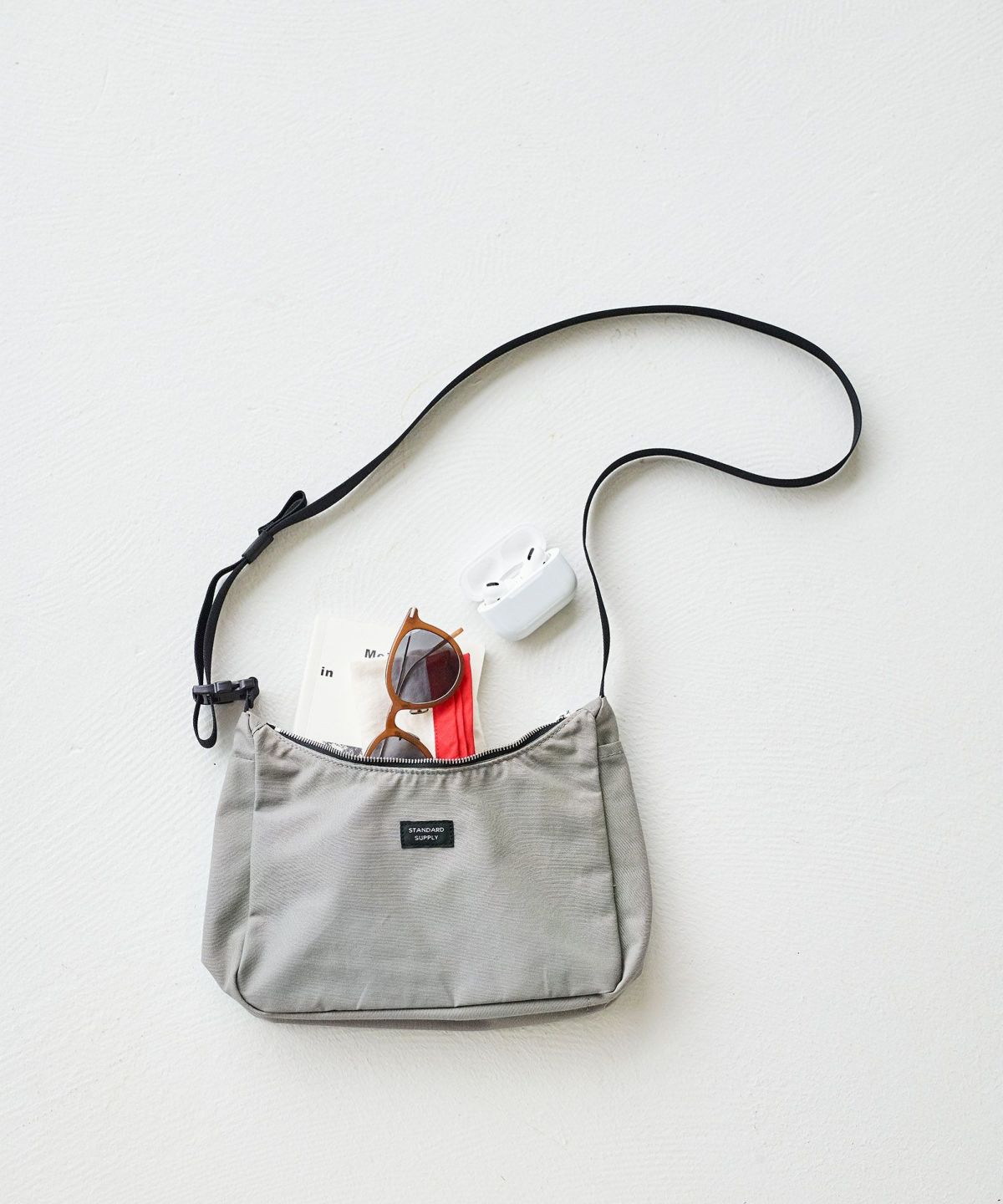 ※こちらのカラーの展開はございません。