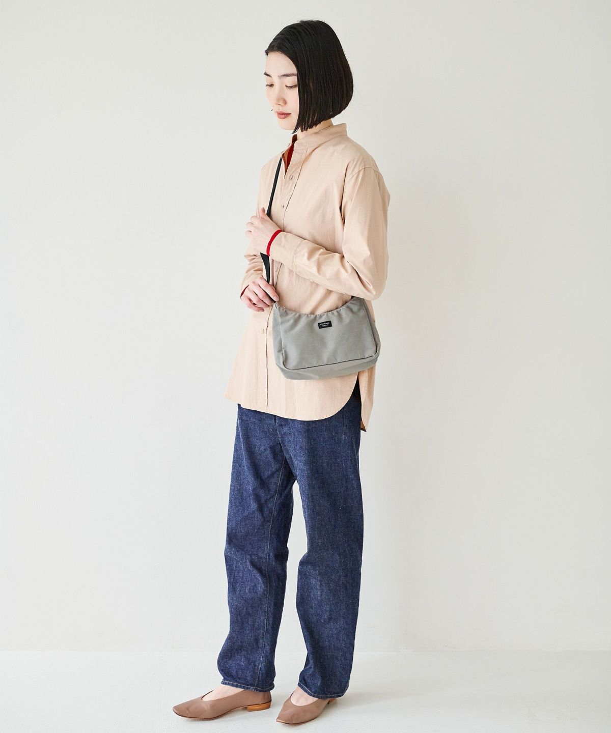 ※こちらのカラーの展開はございません。