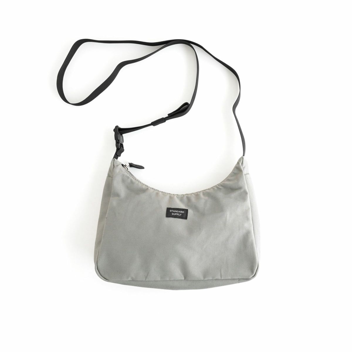 ※こちらのカラーの展開はございません。