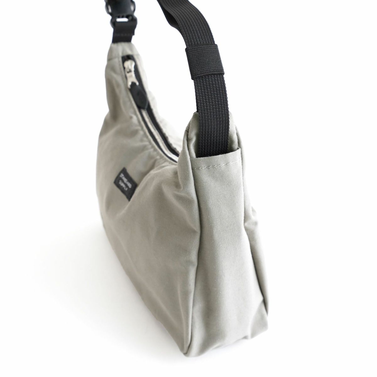 ※こちらのカラーの展開はございません。