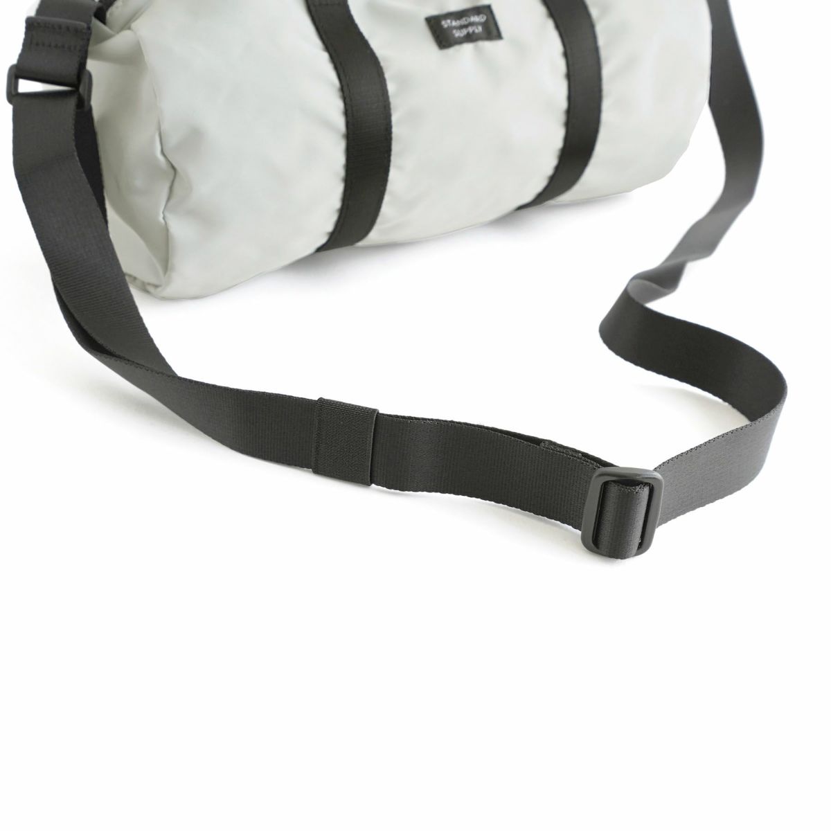 現在こちらのカラーは展開しておりません。