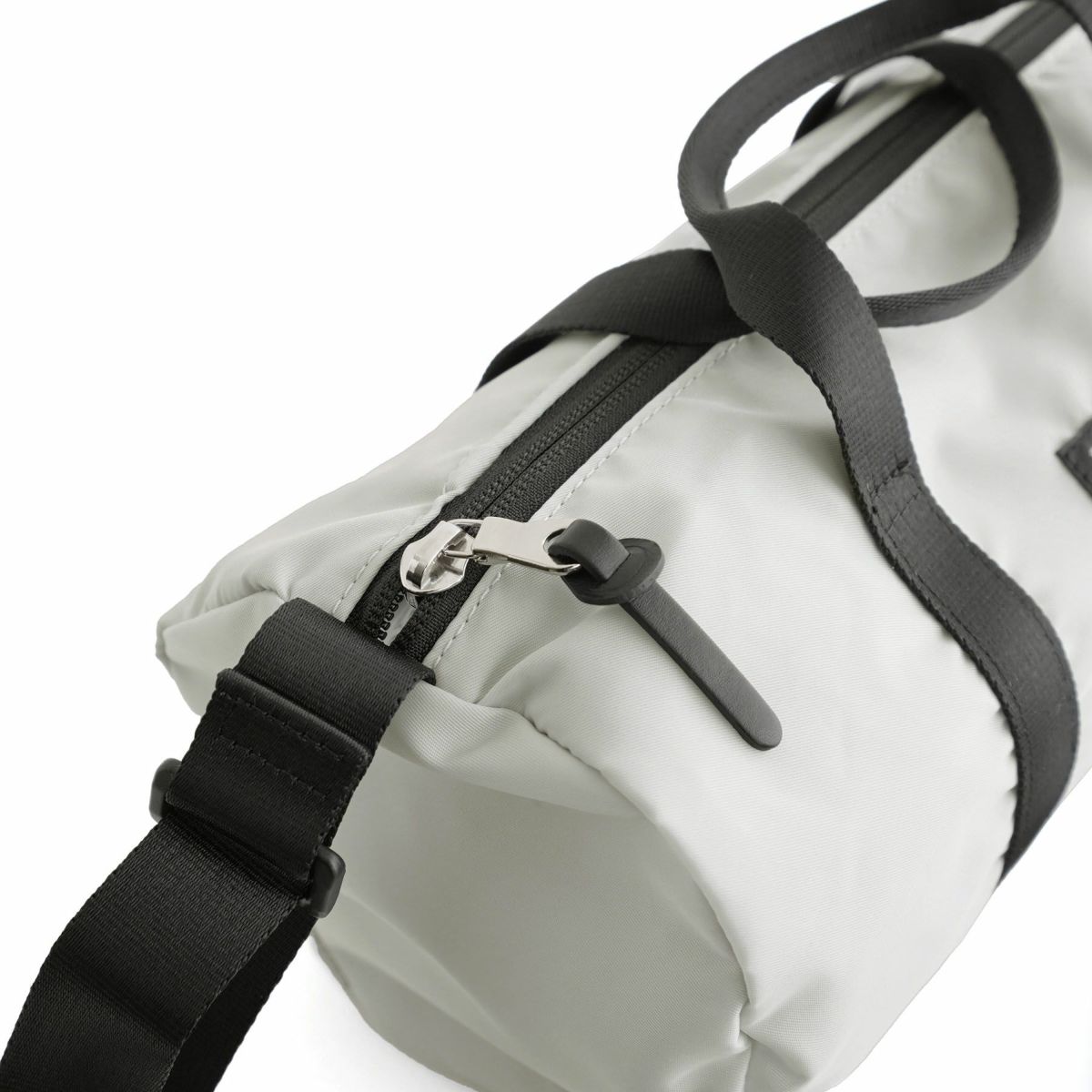 現在こちらのカラーは展開しておりません。