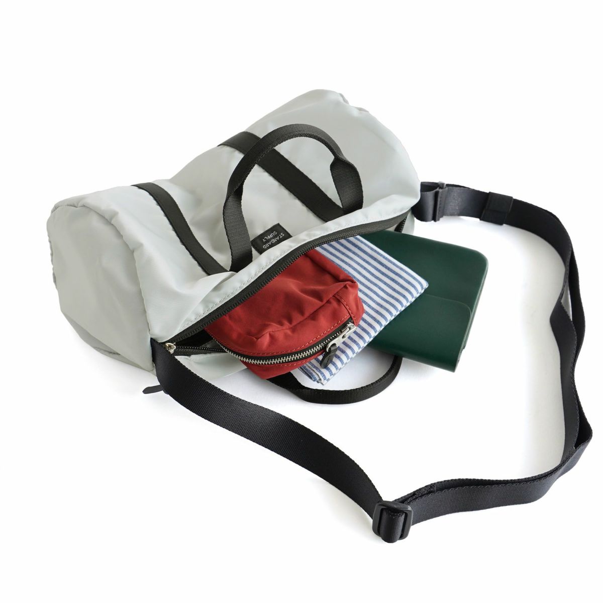 現在こちらのカラーは展開しておりません。