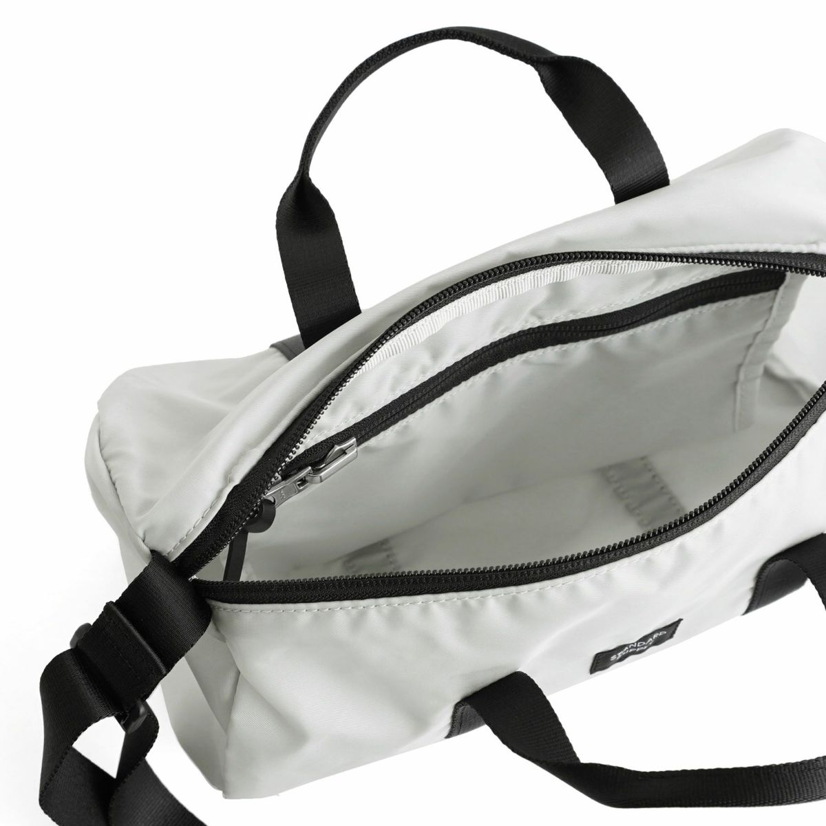 現在こちらのカラーは展開しておりません。