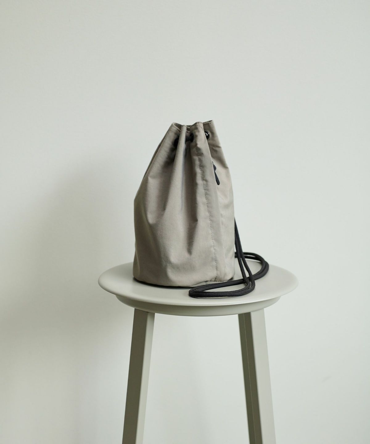 ※こちらのカラーの展開はございません。