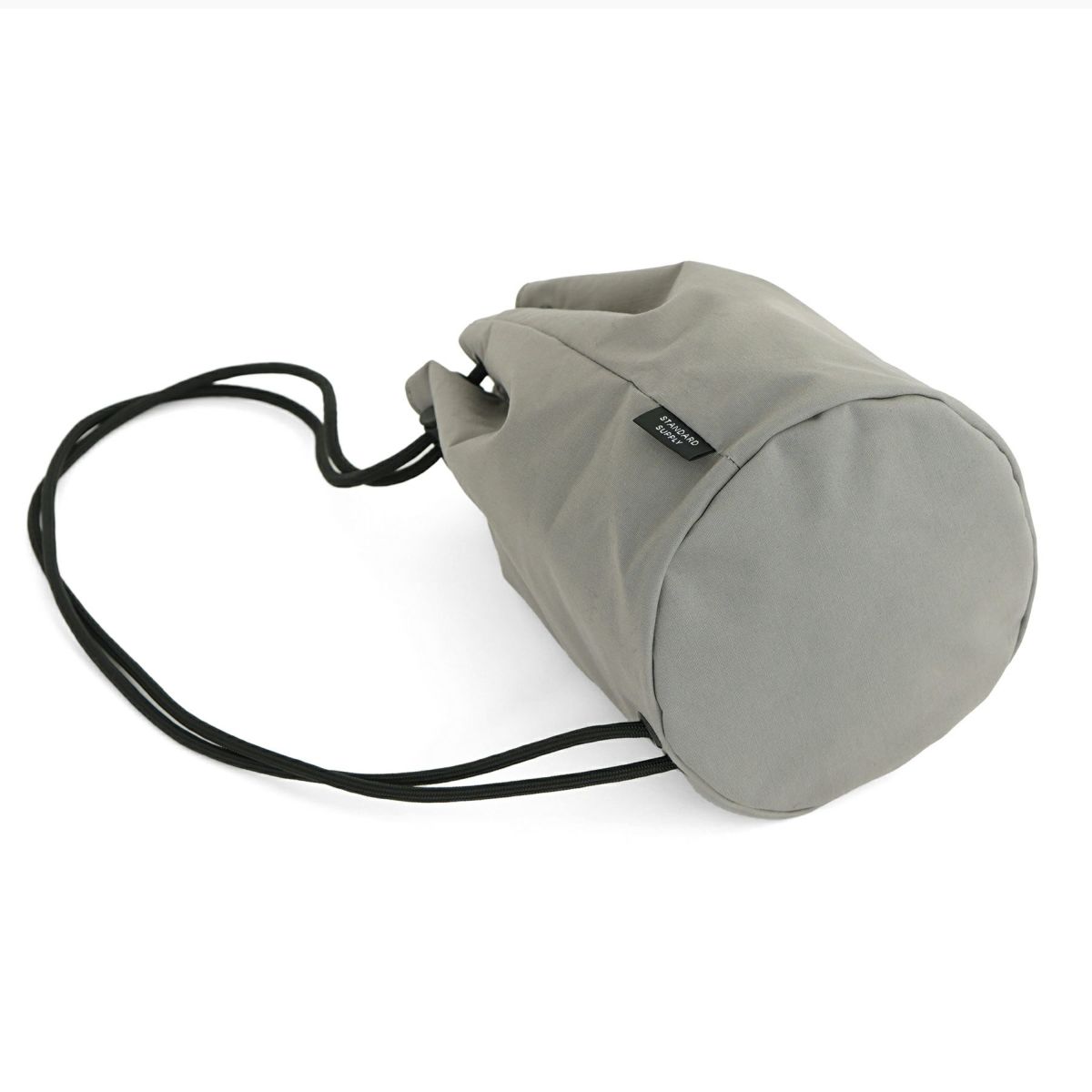 ※こちらのカラーの展開はございません。