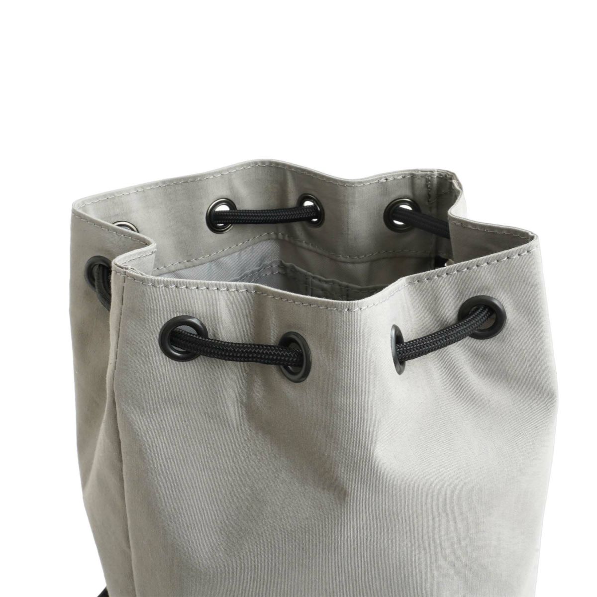 ※こちらのカラーの展開はございません。