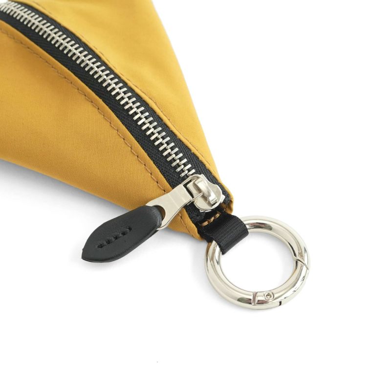 SIMPLICITY TRIANGLE CHARM POUCH トライアングルチャームポーチ