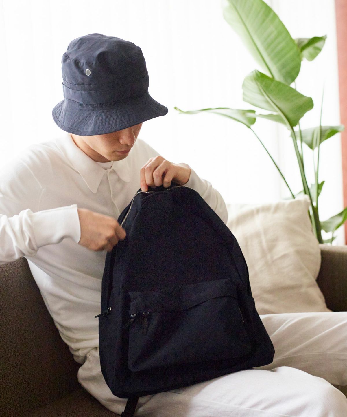 現在こちらのカラーの展開はございません。