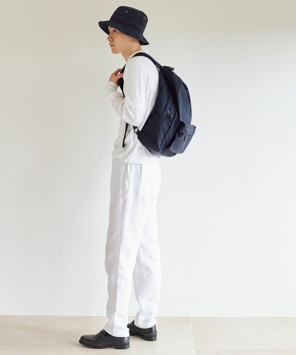 現在こちらのカラーの展開はございません。