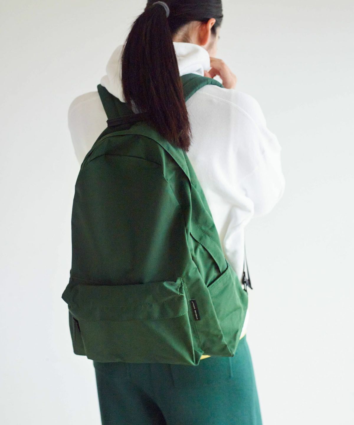 現在こちらのカラーの展開はございません。