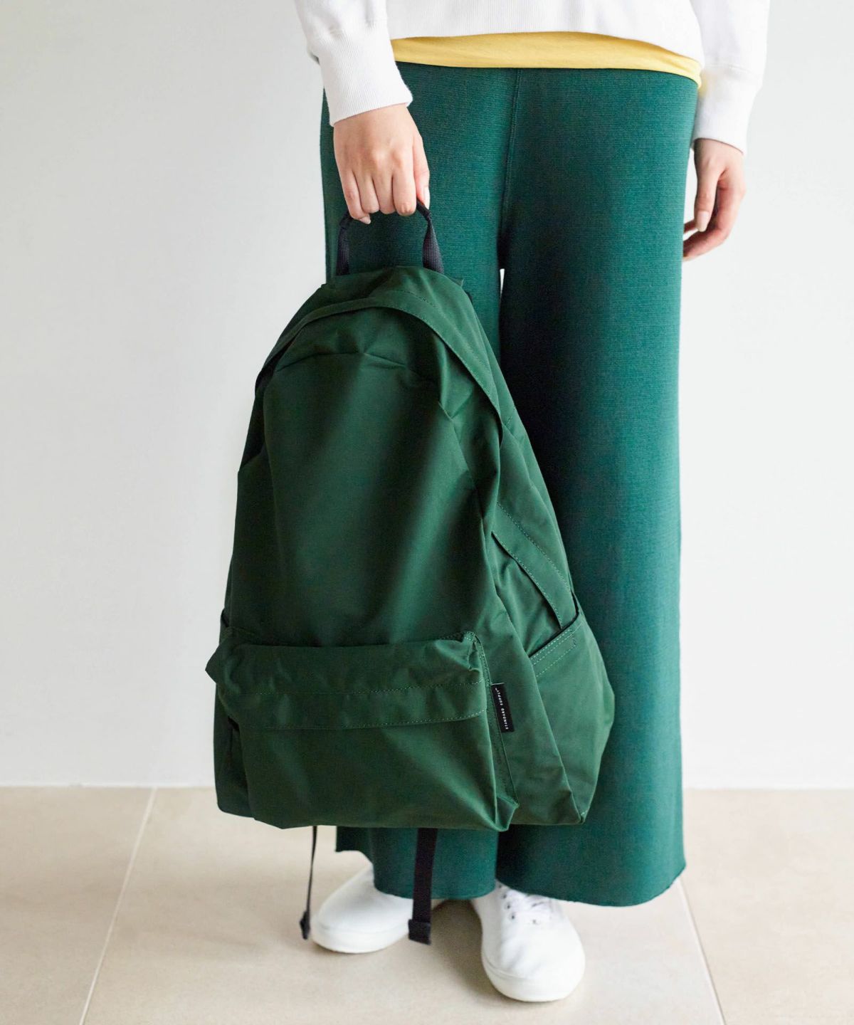 現在こちらのカラーの展開はございません。