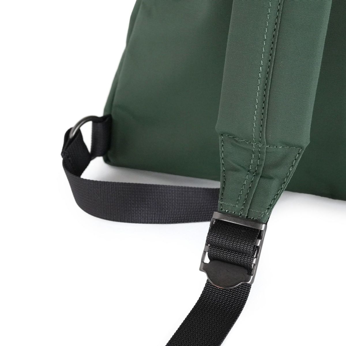 現在こちらのカラーの展開はございません。