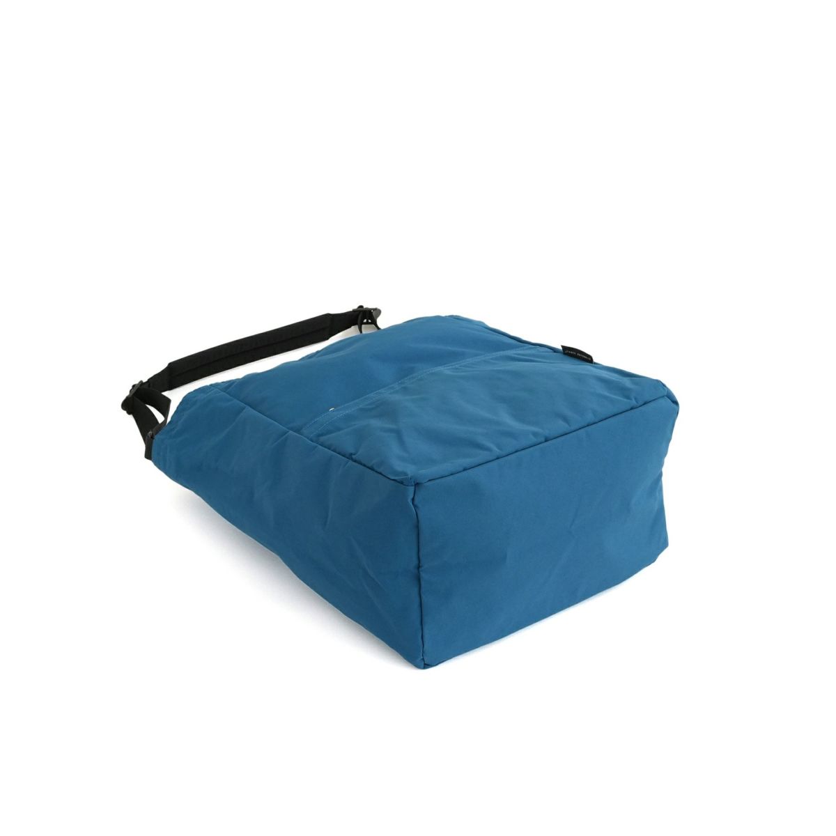 現在こちらのカラーは展開がございません。