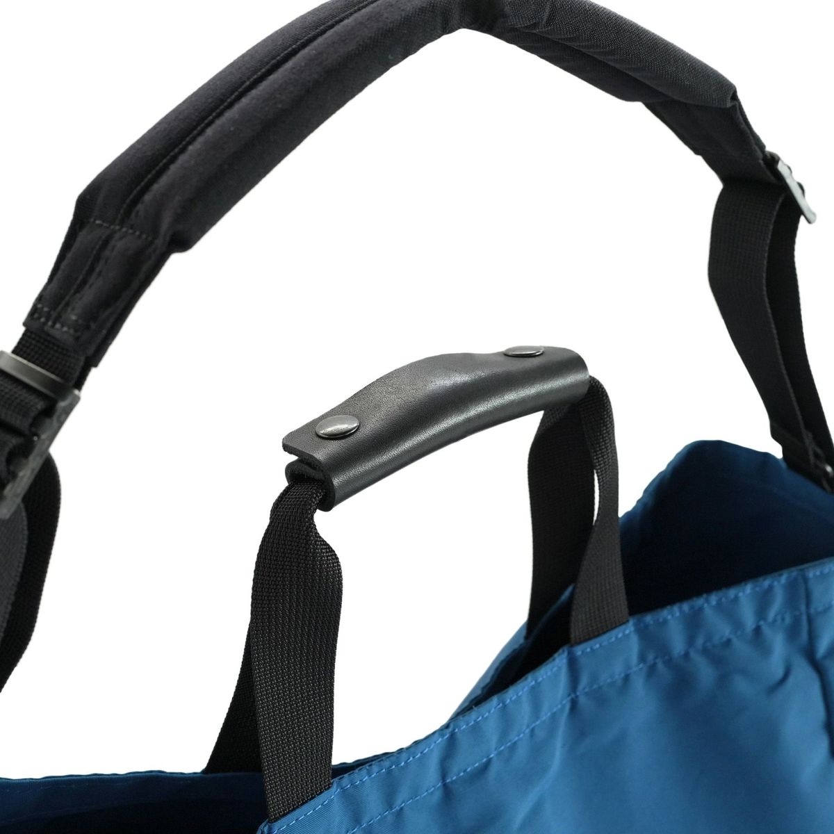 現在こちらのカラーは展開がございません。