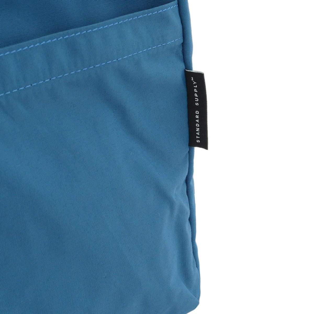 現在こちらのカラーは展開がございません。