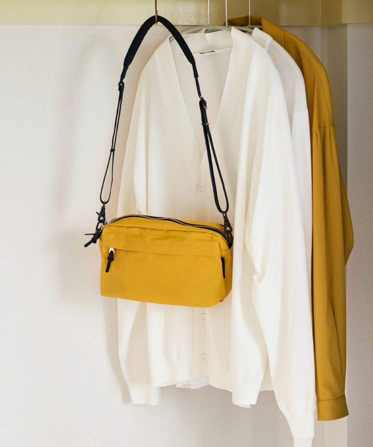 現在こちらのカラーは展開がございません。