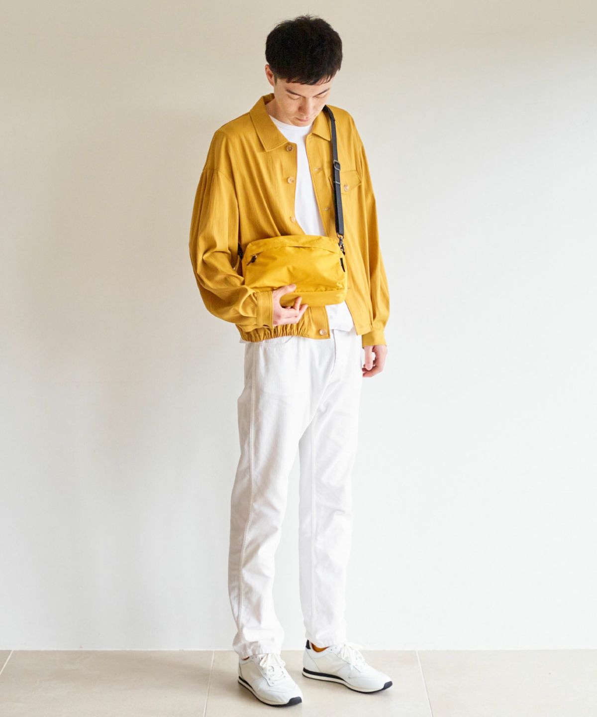 現在こちらのカラーは展開がございません。