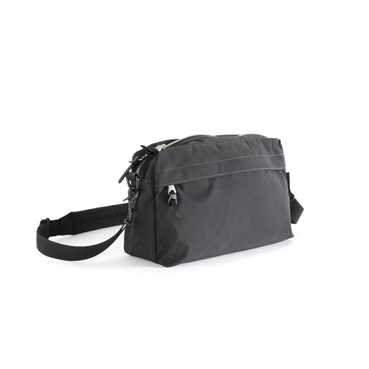 現在こちらのカラーは展開がございません。