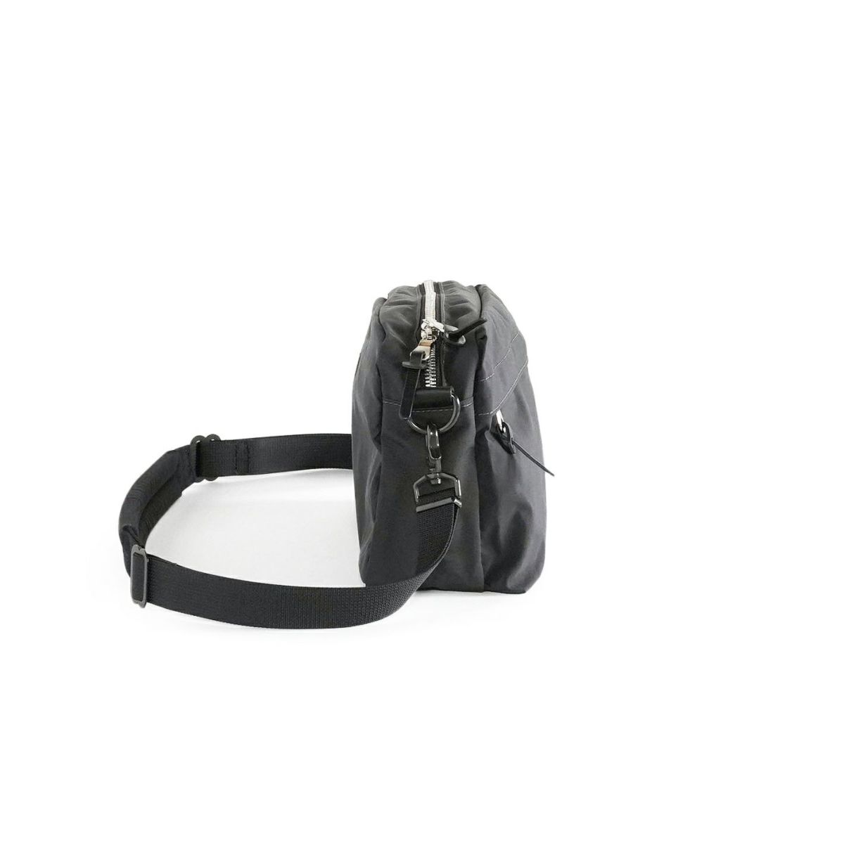 現在こちらのカラーは展開がございません。