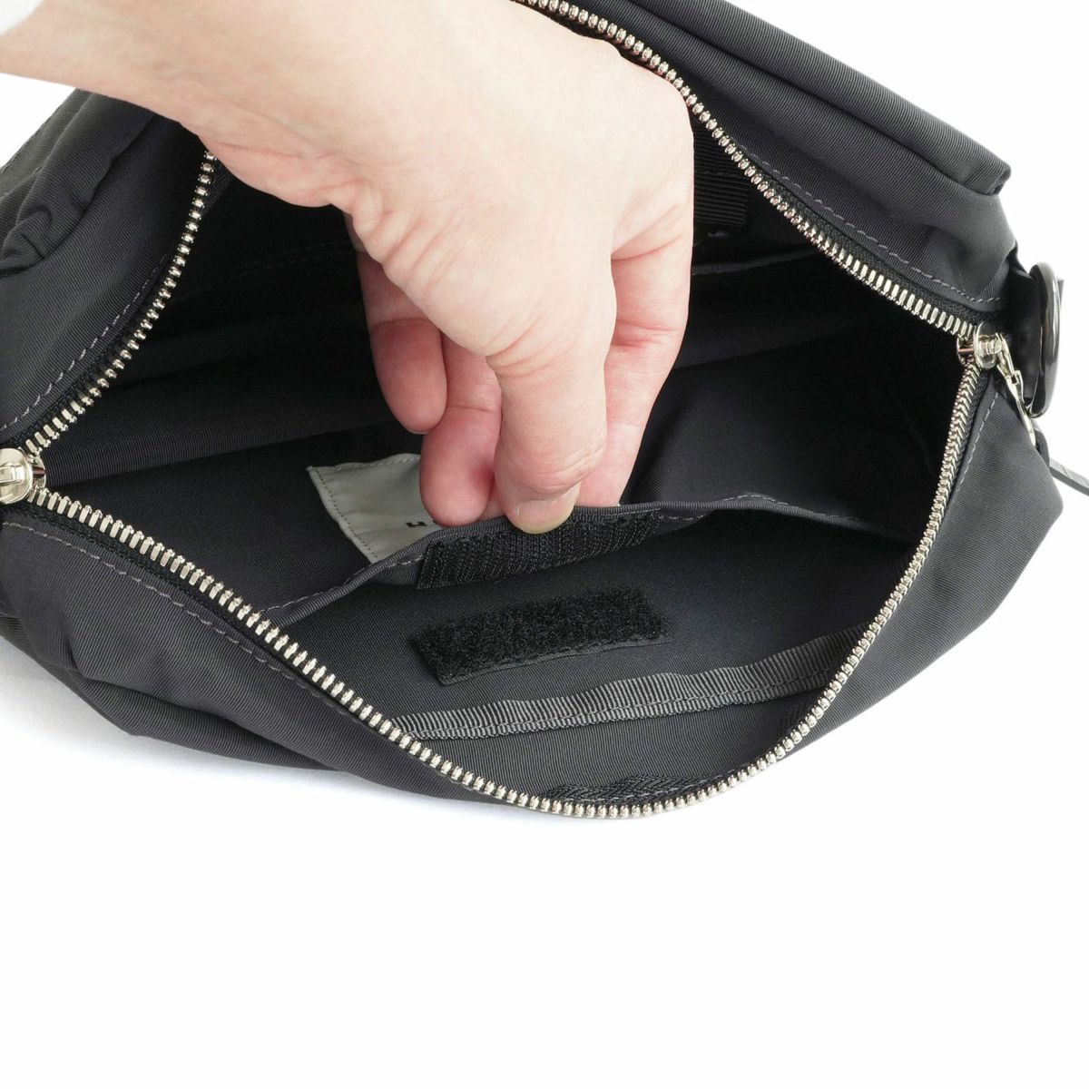 現在こちらのカラーは展開がございません。