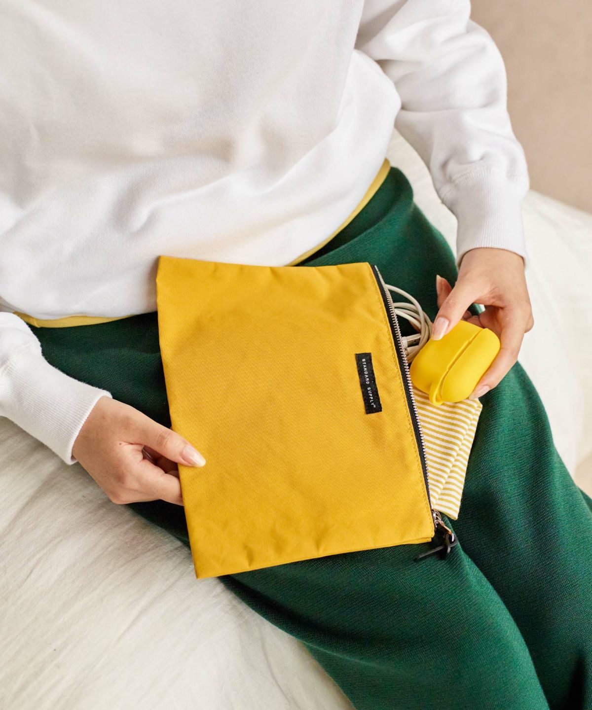 現在こちらのカラーの展開はございません。