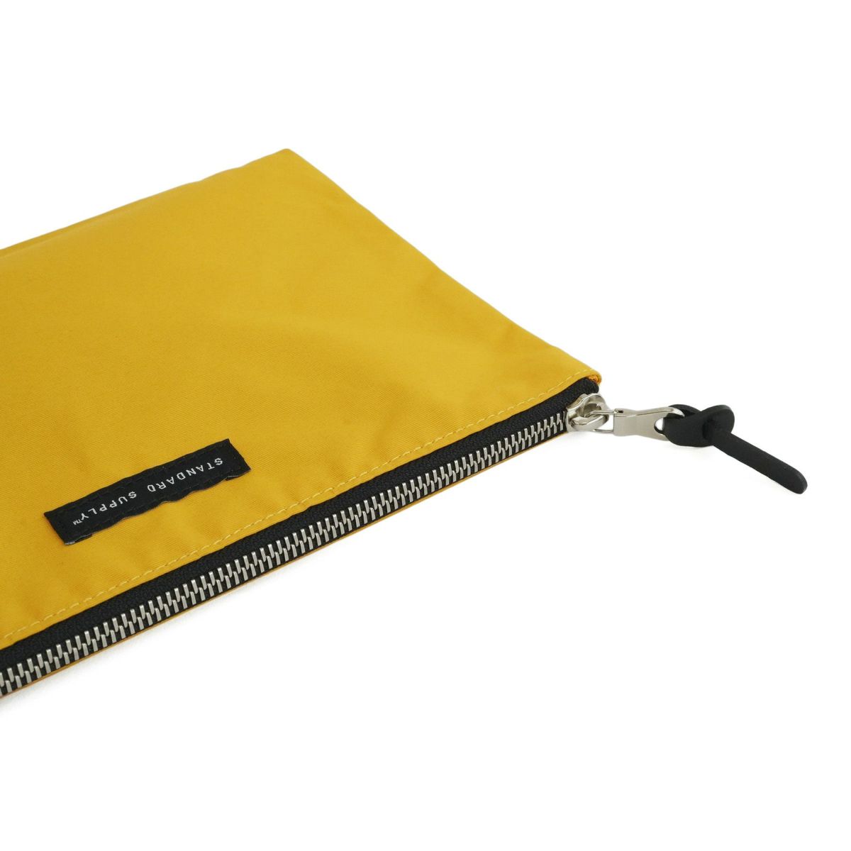 現在こちらのカラーの展開はございません。