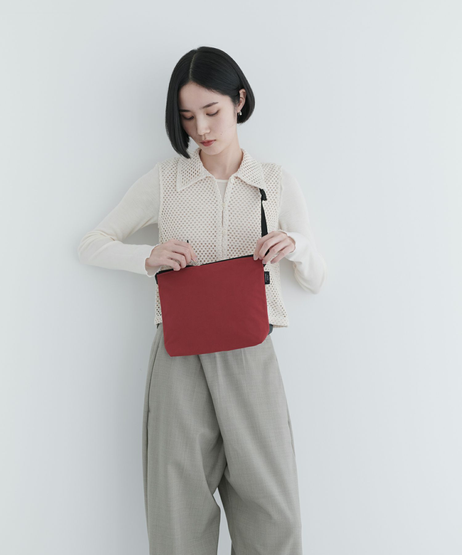 Simply Complicated ショルダーバッグ Simply Complicated ショルダーバッグ SIMPLICITY ZIP TOP SHOULDER